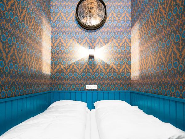 Hotel Not Hotel Amsterdam : photo 3 de la chambre chambre crisis free zone (salle de bains commune)