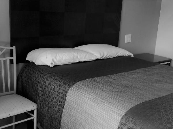 DAY N NIGHT Inn : photo 1 de la chambre chambre lit queen-size deluxe