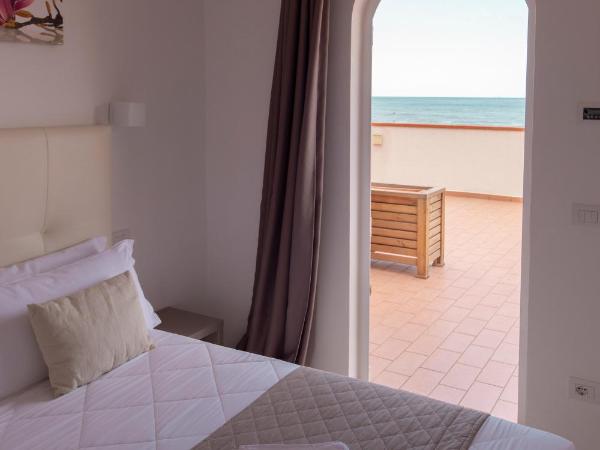 Hotel Villa Augustea : photo 4 de la chambre chambre double avec terrasse