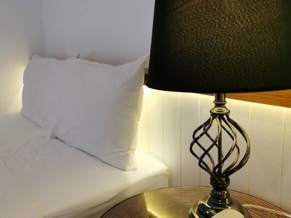 BaanBusarin Hotel : photo 6 de la chambre chambre double ou lits jumeaux avec balcon