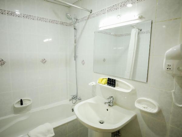 Green House Hotel Suites & Apartment : photo 10 de la chambre chambre double deluxe avec balcon