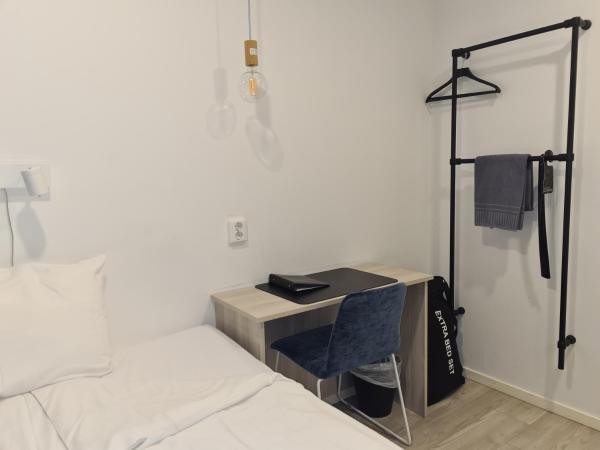 Hotell Fyrislund : photo 5 de la chambre economy double room with shared bathroom (no window - 140 cm bed) 