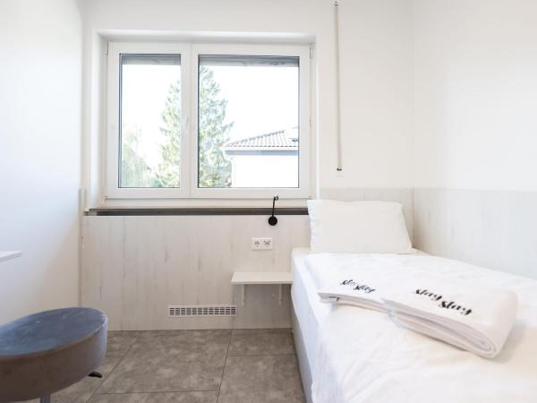 StayStay Guesthouse I 24 Hours Check-In : photo 8 de la chambre chambre simple avec douche 