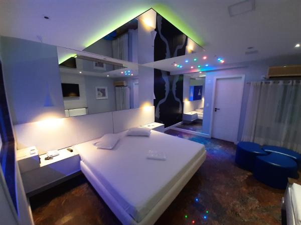 BAMBINA HOTEL -Adultos Somente : photo 3 de la chambre suite avec piscine privée