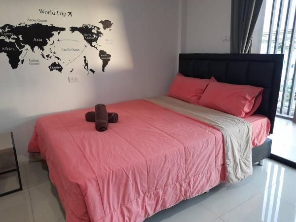 HOMEY-Don Mueang Airport Hostel : photo 7 de la chambre chambre familiale avec salle de bains privative