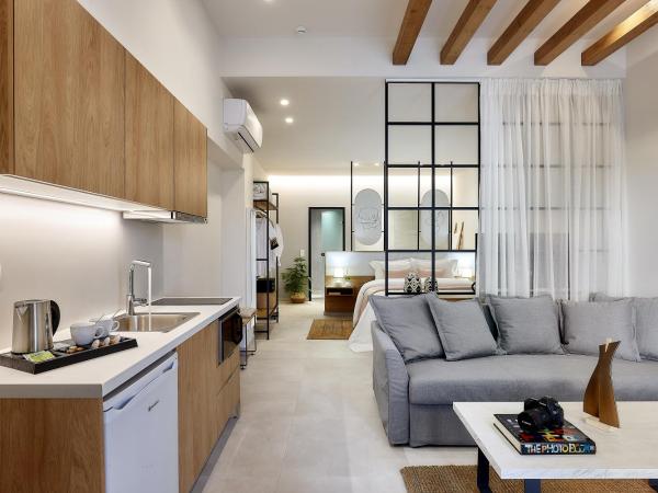 Stay 365 Heraklion Apart Hotel : photo 1 de la chambre suite - vue sur jardin