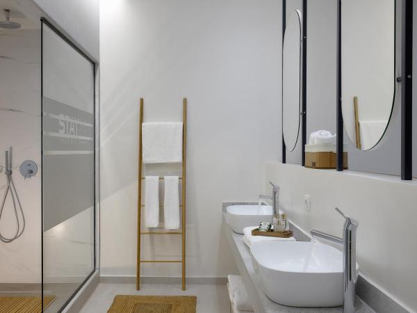 Stay 365 Heraklion Apart Hotel : photo 4 de la chambre suite - vue sur jardin