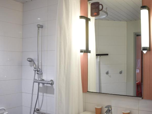 ibis Rodez Centre : photo 2 de la chambre chambre double standard - accessible aux personnes à mobilité réduite