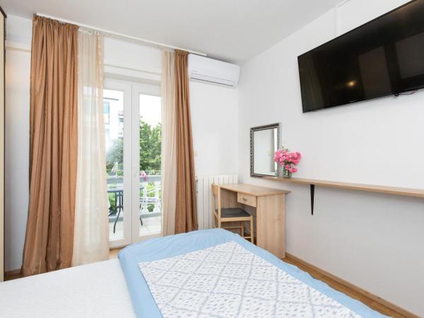 Apartment & rooms Ivica : photo 2 de la chambre chambre double avec balcon