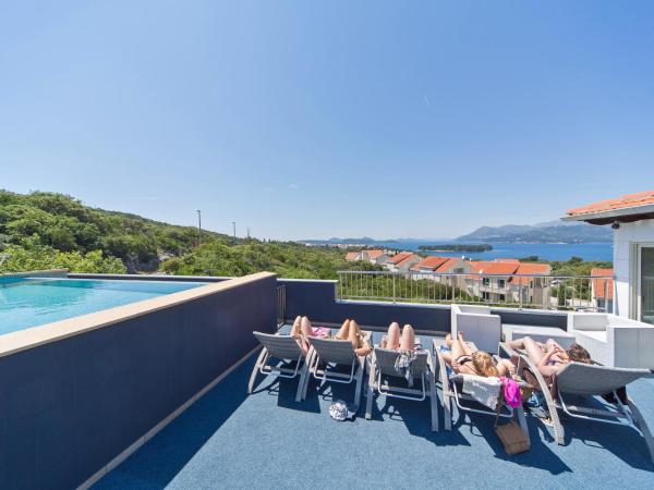 Villa Antea Apartments : photo 2 de la chambre studio familial avec terrasse