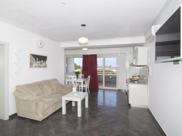 Villa Antea Apartments : photo 4 de la chambre appartement supérieur 2 chambres avec terrasse - vue sur mer