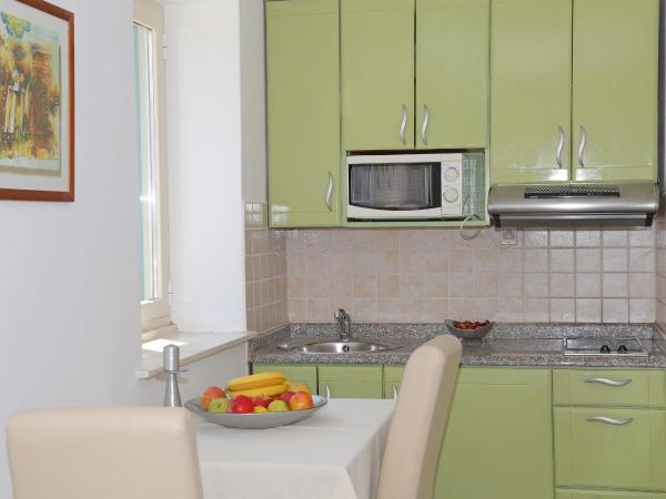 Villa Antea Apartments : photo 6 de la chambre studio familial avec terrasse