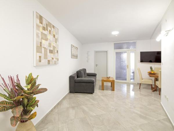 Villa Antea Apartments : photo 6 de la chambre appartement familial 2 chambres avec terrasse