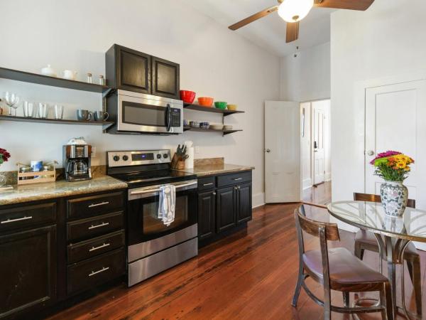 Montgomery House : photo 3 de la chambre appartement avec balcon