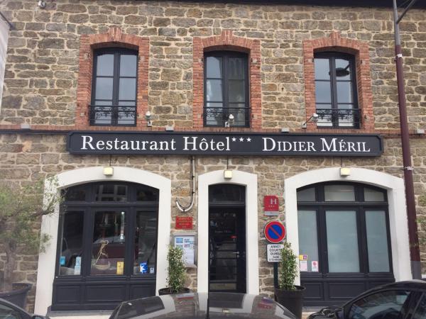 Restaurant Hotel Didier Méril : photo 4 de la chambre petite chambre double avec vue sur la place