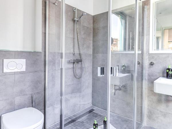 limehome Köln Friesenplatz - Digital Access : photo 4 de la chambre suite xxl with sofa bed - street view