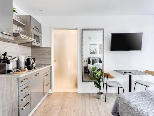 limehome Köln Friesenplatz - Digital Access : photo 2 de la chambre suite s with courtyard view