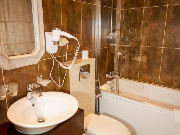 Apartamenty Siedem Komnat Siedmiu Mistrzów : photo 7 de la chambre chambre double ou lits jumeaux