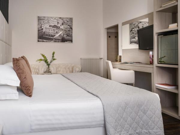 Albergo Rossini 1936 - Small & Charming : photo 5 de la chambre suite exécutive avec bain à remous