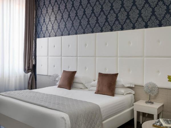 Albergo Rossini 1936 - Small & Charming : photo 1 de la chambre suite exécutive avec bain à remous