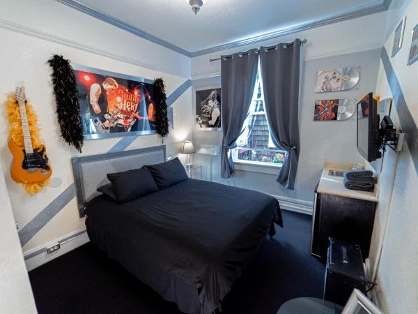 Music City Hotel - Home of the San Francisco Music Hall of Fame : photo 1 de la chambre chambre metallica avec salle de bains commune