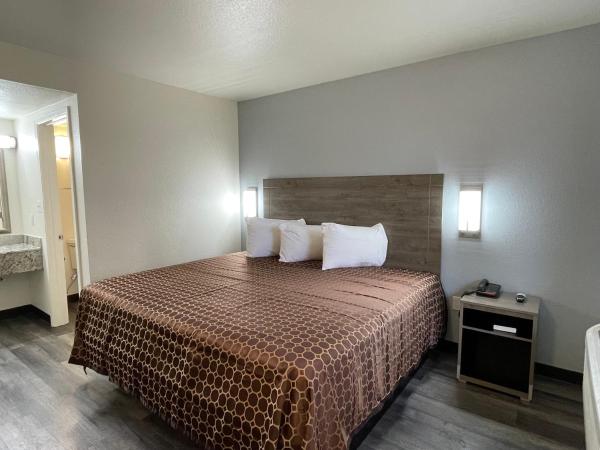 Masters Inn Atlanta - Doraville at I-85 & 285 : photo 1 de la chambre chambre lit king-size standard