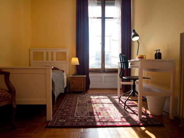 Pension Bienvenue (Women only) : photo 3 de la chambre chambre simple avec toilettes et douche communes