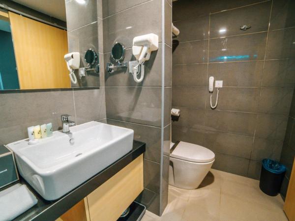 Swiss-Belhotel Kuantan : photo 7 de la chambre studio - vue sur ville 