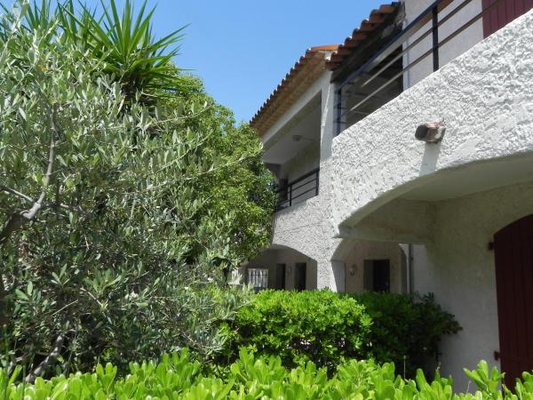 Motel Cap Sol : photo 9 de la chambre chambre double ou lits jumeaux classique avec vue sur le jardin