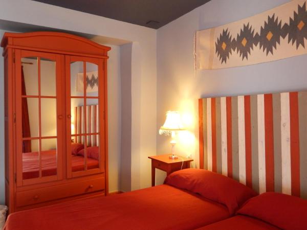 Hospederia Marqués : photo 9 de la chambre chambre double ou lits jumeaux avec salle de bains commune et balcon