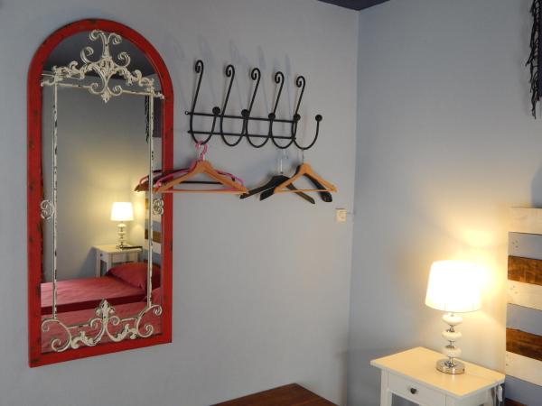 Hospederia Marqués : photo 8 de la chambre chambre double ou lits jumeaux avec salle de bains commune et balcon