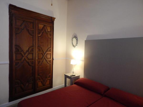 Hospederia Marqués : photo 1 de la chambre chambre triple avec salle de bains commune