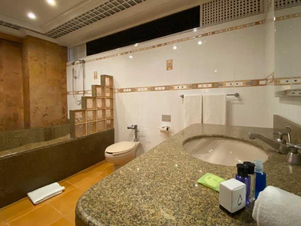 Hotel Escala Central del Norte : photo 2 de la chambre chambre lit queen-size avec baignoire spa