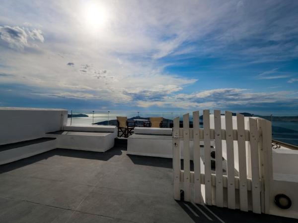 NEOKLASSIKO KOUKOULI : photo 2 de la chambre suite junior - vue sur mer