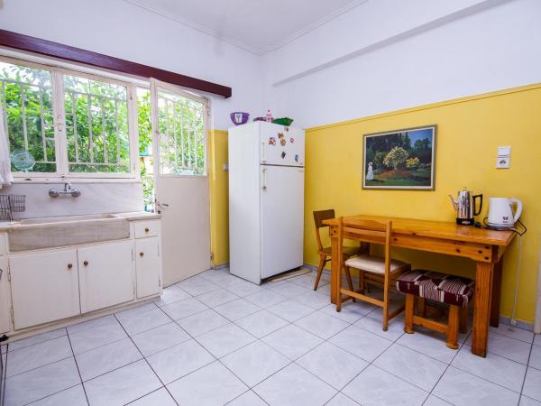 Antonio's Guest House : photo 1 de la chambre lit dans un dortoir mixte 