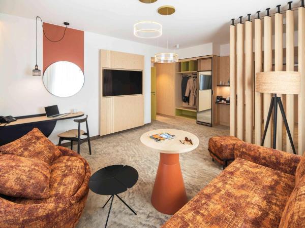 Mercure Katowice Centrum : photo 3 de la chambre junior suite with one double bed and sitting area