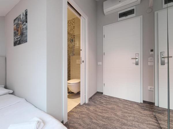 Downtown Boutique Hostel : photo 2 de la chambre chambre double standard