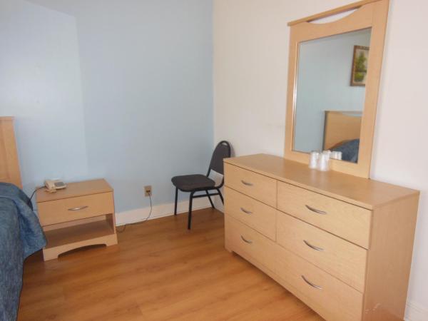 Motel Pierre : photo 1 de la chambre chambre lit queen-size