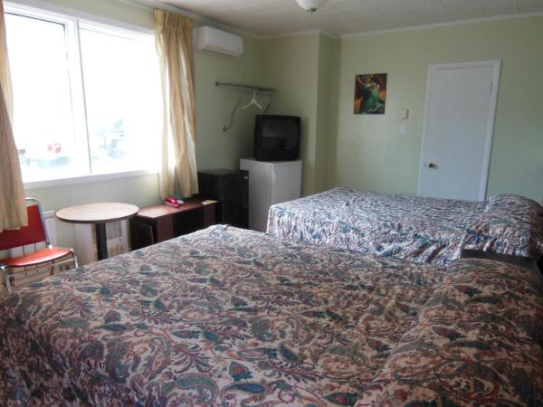 Motel Pierre : photo 8 de la chambre chambre avec 2 grands lits queen-size