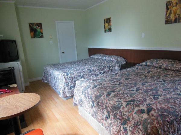 Motel Pierre : photo 4 de la chambre chambre avec 2 grands lits queen-size