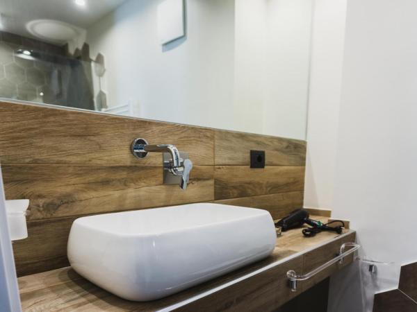 Catania House : photo 6 de la chambre chambre familiale supérieure avec balcon