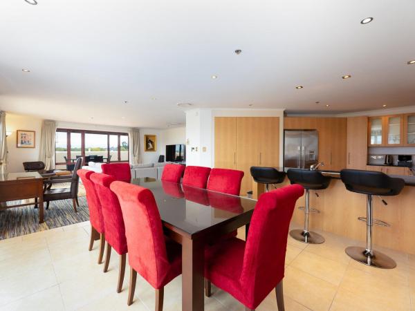 Fino Hotel & Suites : photo 8 de la chambre appartement de grand standing 2 chambres