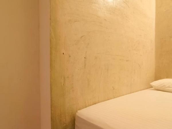 Beds In Garden Hostel : photo 4 de la chambre petite chambre double