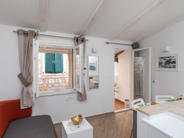 Apartment & Rooms Palmotta : photo 3 de la chambre appartement 1 chambre en duplex avec terrasse - vue sur ville