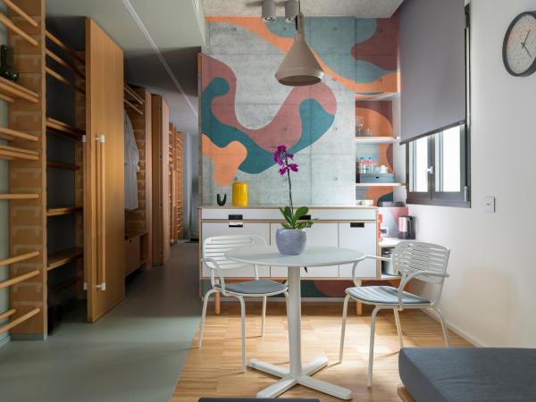 Demo Hotel Design Emotion : photo 8 de la chambre suite lit queen-size