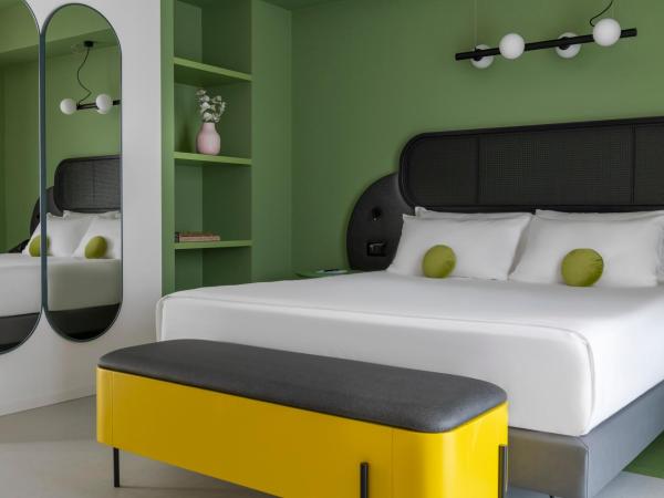 Demo Hotel Design Emotion : photo 3 de la chambre suite lit queen-size deluxe
