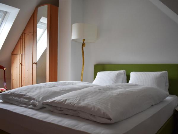Hotel Restaurant - Häuserl im Wald Graz : photo 10 de la chambre chambre double - annexe