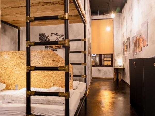 Chillout Hostel Zagreb : photo 7 de la chambre lit simple dans dortoir de 4 lits
