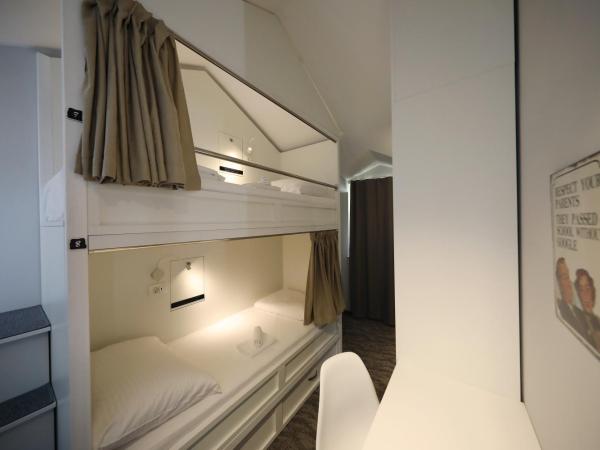 Downtown Boutique Hostel : photo 5 de la chambre lit dans dortoir mixte de 8 lits avec salle de bains privative