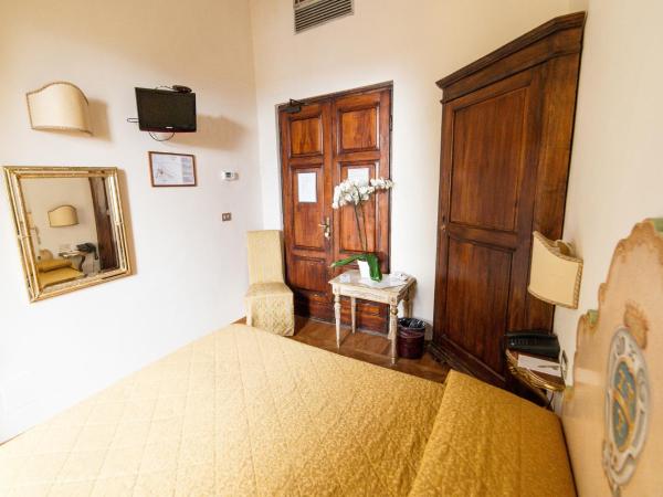 Hotel Paris : photo 3 de la chambre chambre simple